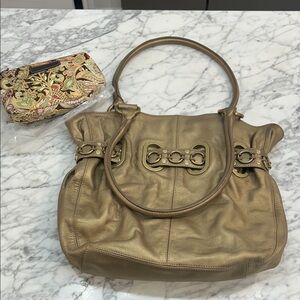 Chic Gold Shoulder Bag